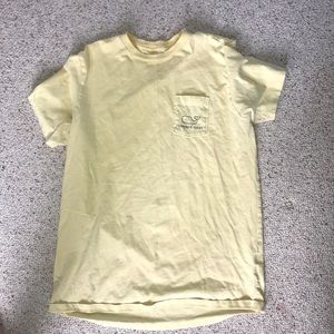 Vineyard vines t shirt